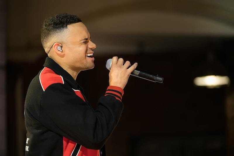 Crowd at a Tauren Wells show